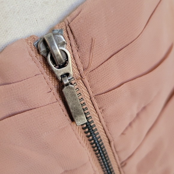 Elegant and Sexy Skirt By H&M • Size 10  • Rusched • Blush Color - Picture 4 of 5